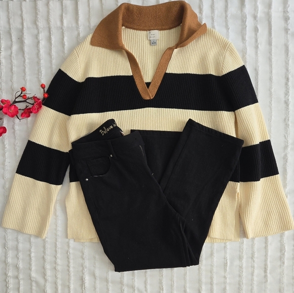 Striped V-Neck Sweater - Black and Cream - Picture 4 of 8